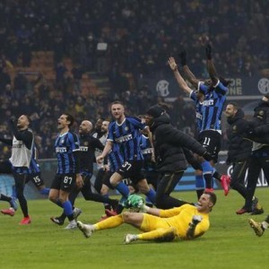  米兰德比再现红黑经典战  