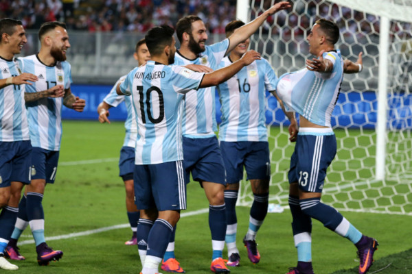  桑乔转会多特首秀破门引爆社交媒体  