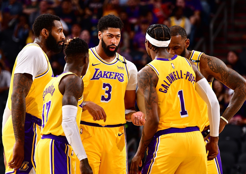  德甲联盟宣布缩减外援名额引发各队不满情绪