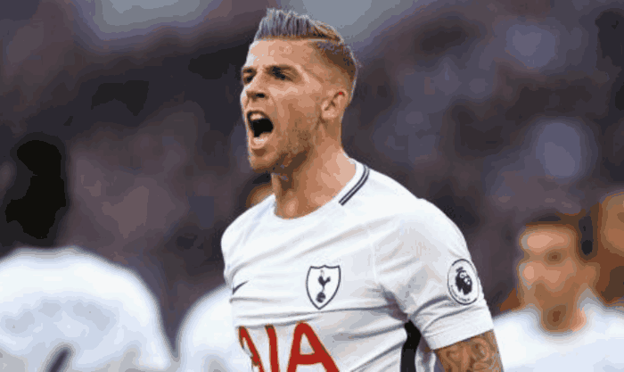  热刺主帅孔蒂变阵三中卫收奇效  